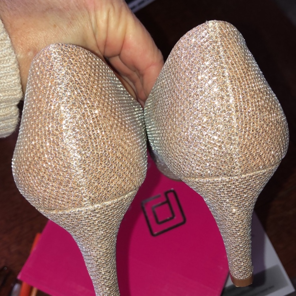 Gold glitter pumps